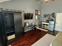 Charming Studio in Folsom - Quiet Neighborhood Close to Trails & Folsom Lake Hotels in Folsom
