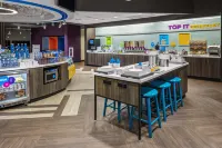 Tru by Hilton Crossett