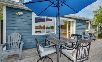 Lakefront Wisconsin Escape w/ Boat Dock & Kayaks!