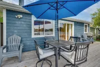 Lakefront Wisconsin Escape w/ Boat Dock & Kayaks! - Homestays
