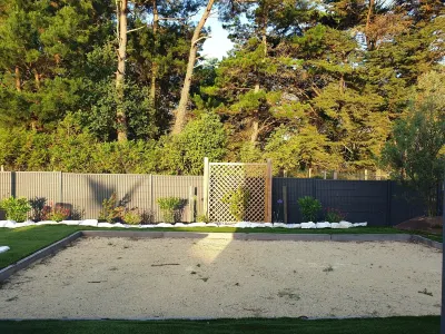 house + private pool 2 Hotels near Camping California