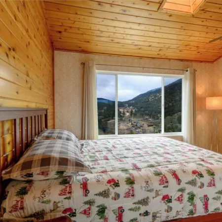 Scenic Frazier Park Cabin Stay