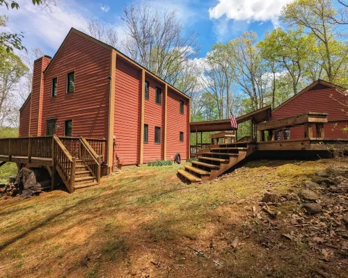 Foxwood at Stoney Creek • Wintergreen + Wine Trail Base • Mtn Views Hotels in Rockfish