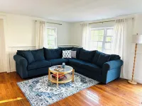 Renovated Charming 3-bedroom cottage in Sandwich with AC, WiFi