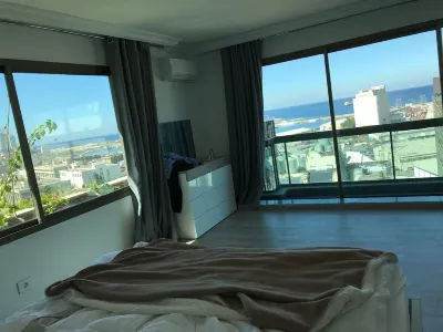 Stunning Modern Duplex in Gemmeyzeh with a 360 View! فنادق في 