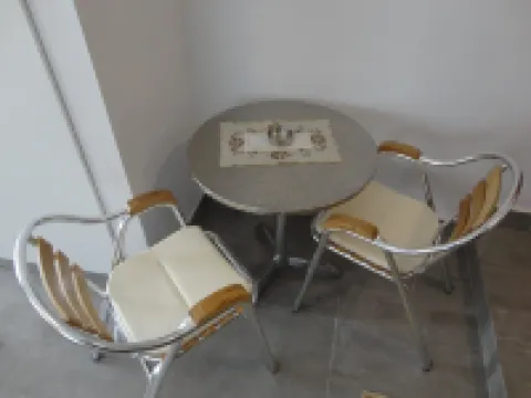 Byblos Town Square, Studio