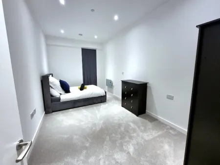 Millionaires Pad - 2 bedroom Service Apartment