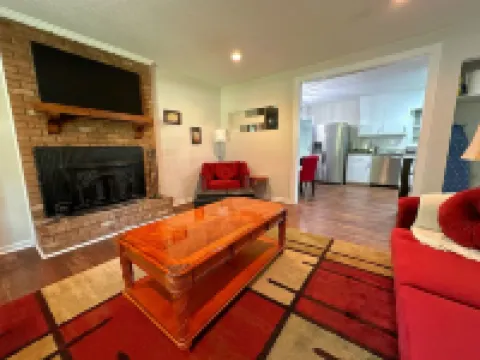 3-bedroom house in brilliant Rocky Mount with AC, WiFi