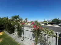Charming 1-bedroom cottage with WiFi and AC in Palm Desert