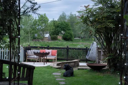 Pretty Riverside Cottage, PetworthTwo Bedrooms, Sleeps 3. Dogs Welcome