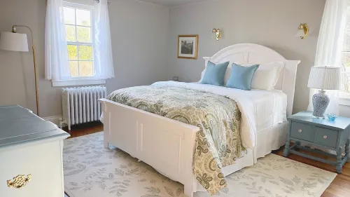 Luxury 4-bedroom house in charming Bloomfield, Secluded, WiFi & Security camera. Hotels in Bloomfield