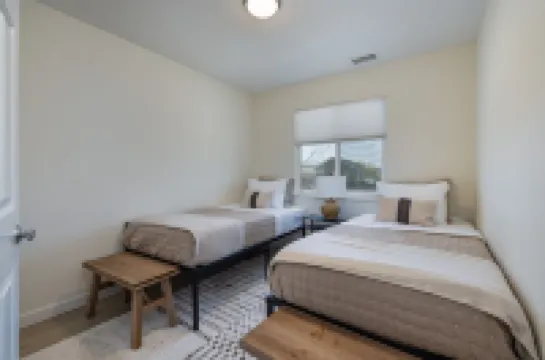 FRUITOPIA! Your 4 bedroom, 2 bath adventure basecamp in downtown Fruita CO