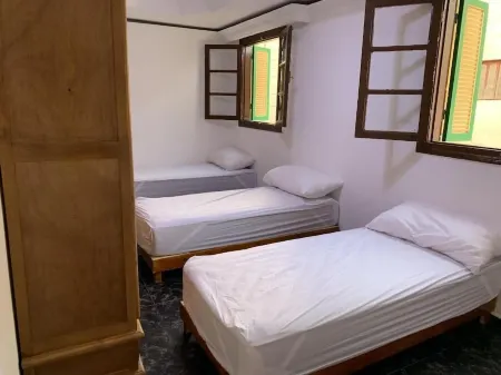 غرفة مفوشة مشتركة One-Bedroom Apartment Отели в г. Beni Ansar