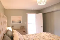 Lakefront Cottage at Crooked Lake, Indiana to sleep 10-12