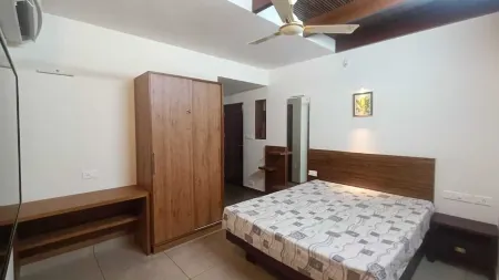 Pet friendly property  for  couples  who love to freak silently