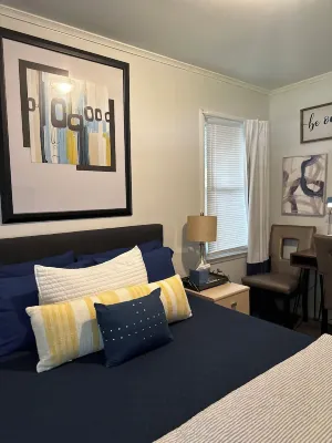 Modern 3 bedroom in the center of it all!!