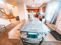Hot Tub, King Beds, Pet Friendly Close to I25