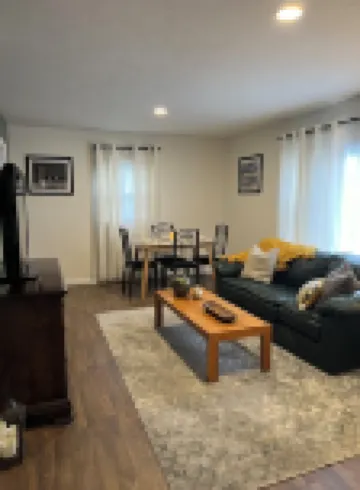 Charming 3-bedroom house in wonderful Erie with AC, WiFi, large driveway