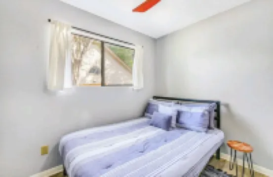 Tranquil 3 BR Oasis : Relaxing Suburn Austin heaven