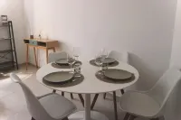 Renovated T2 apartment in the heart of Suze-la-Rousse Hotels in Suze-la-Rousse