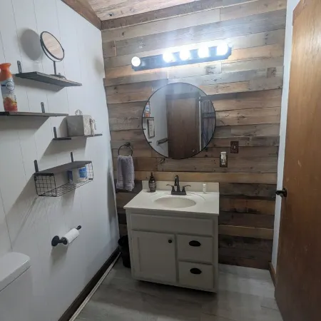 Charming studio in fabulous Dresden with WiFi, AC, on horse property Отели в г. Уикли