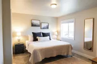 3-bedroom townhome with patio and attached 2car garage, close to hospitals