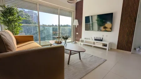 Spacious 3-bedroom apartment with WiFi, AC in marvelous Ramat Gan