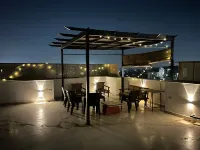 Charming 3-bedroom apartment with WiFi, AC in vibrant New Delhi 바하르 쿤지 호텔