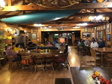 Yosemite Bug Rustic Mountain Resort Отели в г. El Portal