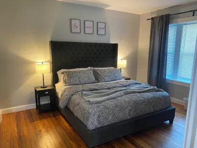 Spacious 4-bedroom apartment with AC, WiFi in phenomenal Boston Hotels in Mattapan