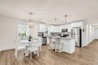 Greer Urban Retreat 3-bedroom house near DT Greer!