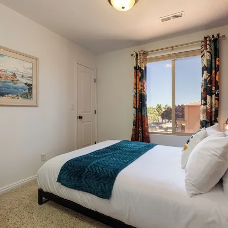 Desert Family Retreat •Red Rock Views•Dark Skies• Pool•Hot Tub• 35 Min to Zion•