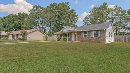 Oaky Hideaway - 3Bd 1.5Ba, Highspeed WiFi, Fenced yard, Southside complex close!