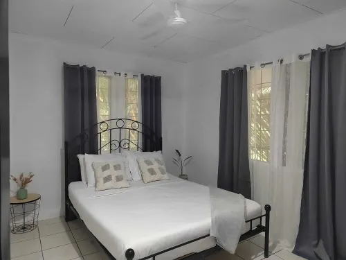 Comfy Tropical Hideaway - Fully Kitchen