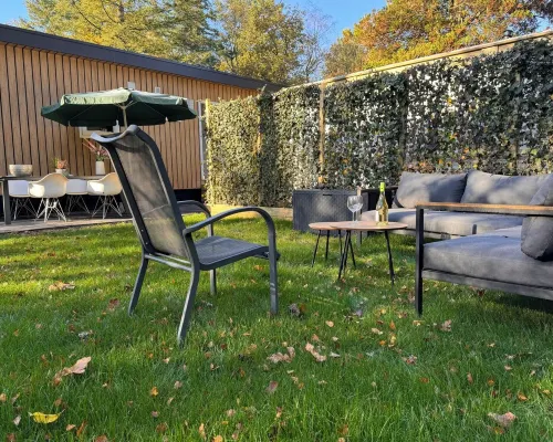 Forest view holiday house with private jacuzzi Hotels in Hoenderloo