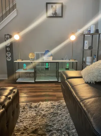 Stylish Townhome in Prime Location Отели в г. Фолл Крик Тауншип