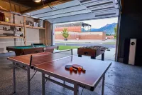 3 Bedroom, 4 bed/3 Bath, Close to Mountains, Downtown and Airport