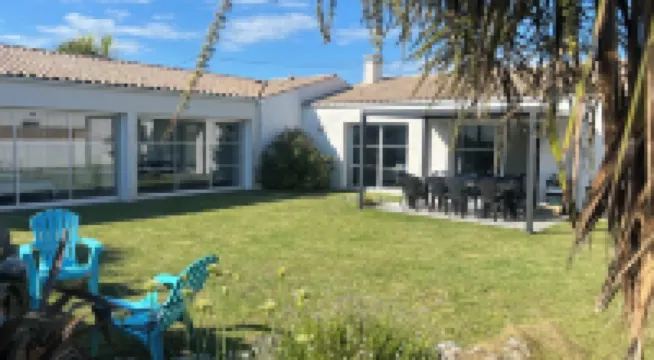 Villa 9 Couchages Plages Huttes Proche Phare Chassiron 150m de la Plage Hotels near Camping Barataud