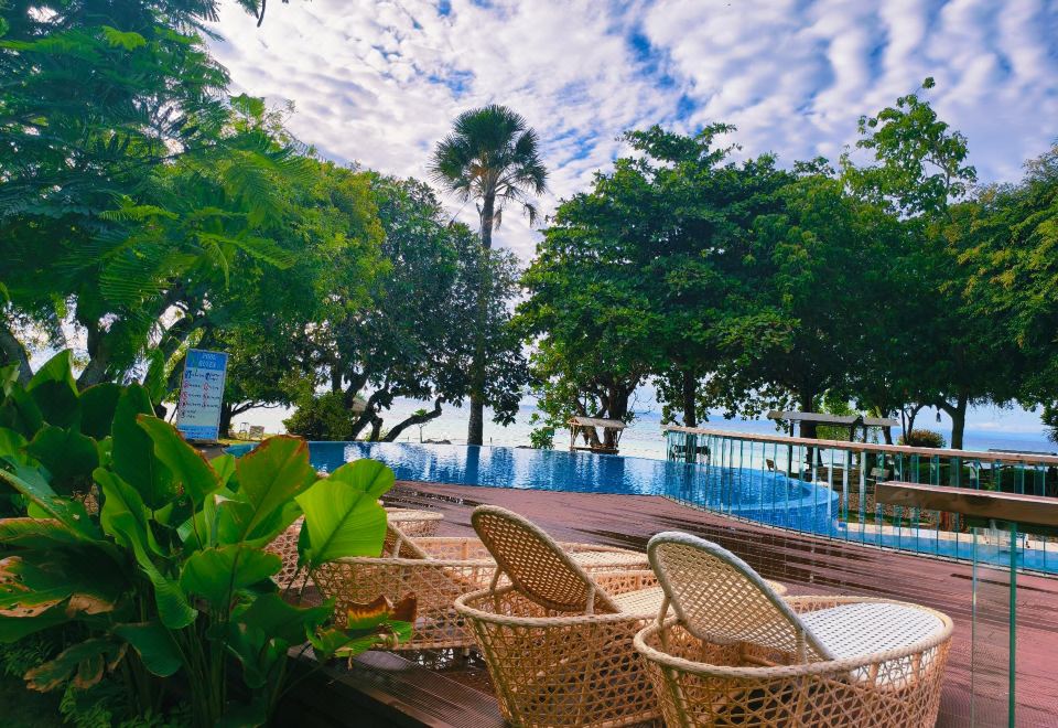 옥통 케이브 리조트 수영장