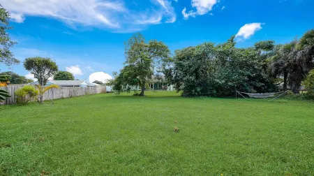 Luxury home on 1 acre near Trump golf club in West palm beach Fl, 3 ml to ocean!