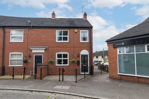 Countryside Stay Near JCB, Peak District & Alton Towers Hotels in Uttoxeter