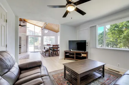 4 Mi to Folsom Lake: Modern Home w/ Patio!