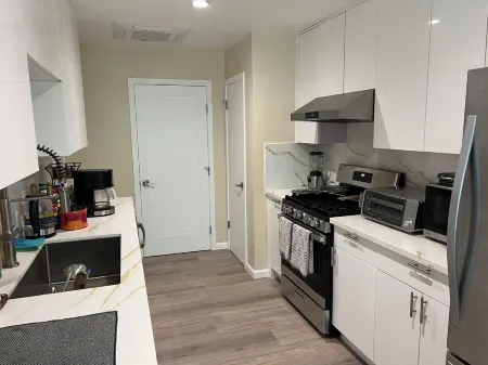 Charming 3-Bedroom House & 2 Bathroom with WiFi, AC in Delightful East Palo Alto