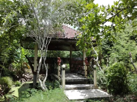 Garden Homestay in Ampawa