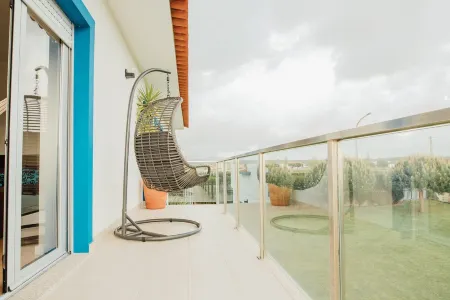 Beachfront villa in Esposende