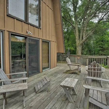 Lakeview 10-Acre Kimball Cabin w/ Private Beach!