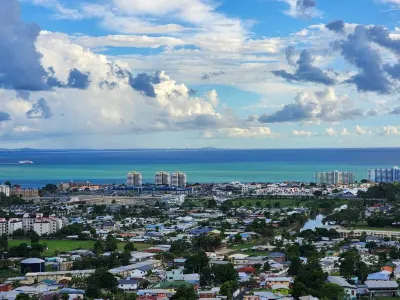 Stunning 4 bdr villa in Port of Spain with breathtaking ocean and city views Hotel a 