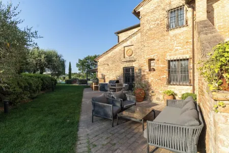 Tuscan Charm Meets Luxury Living – Rent San Nazario Il Poderuccio Today