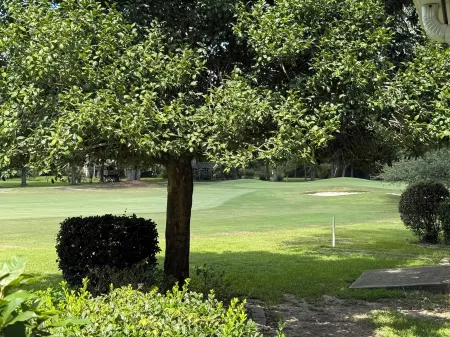 3-Bedroom House on Golf Course. Beach, Casino Golf Shopping Relax Large Home.