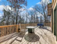 Mountain escape with hot tub